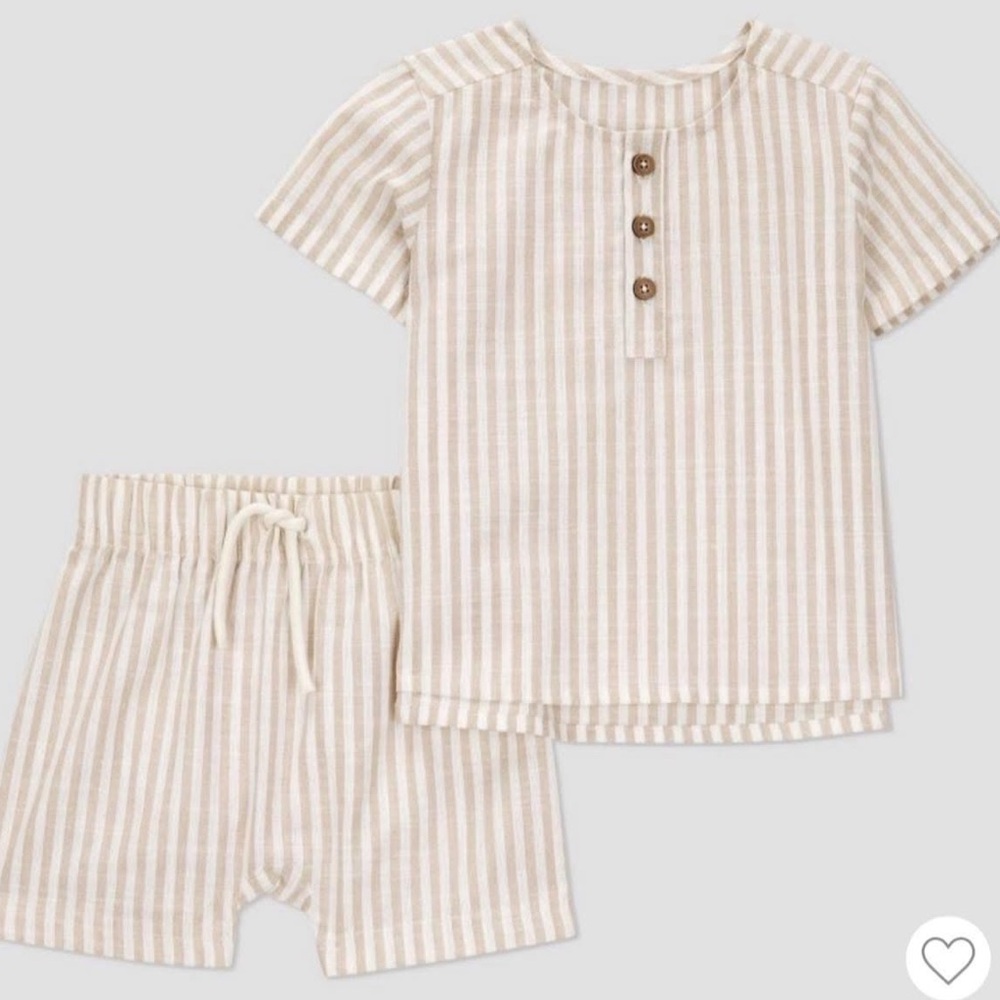 New with tags Carters Striped Beige and White Buttoned Shirt and Shorts Set 9m